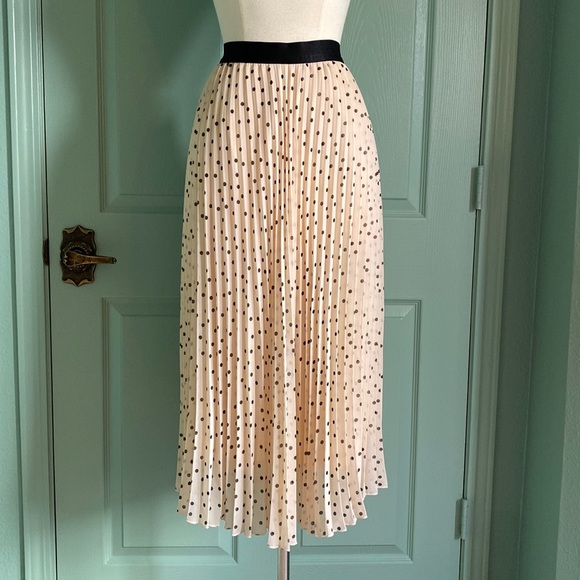 WDNY Dresses & Skirts - WDNY ivory and black polka dot elastic band pleated midi skirt